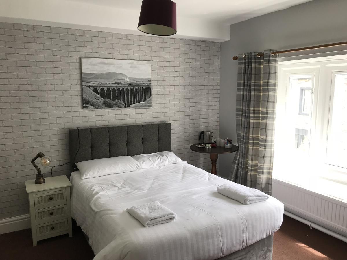 The Royal Oak Hotel Сетъл Екстериор снимка